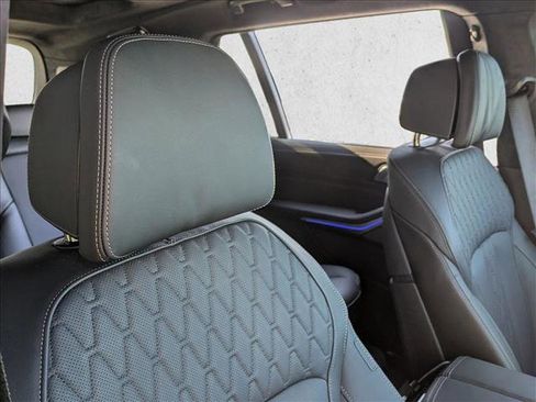 Used 2026 BMW X7 M60i w/ Executive Package image 14