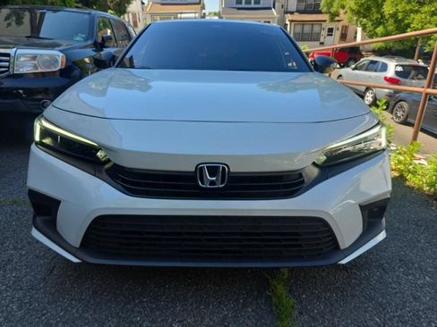 Used 2024 Honda Civic Sport image 2