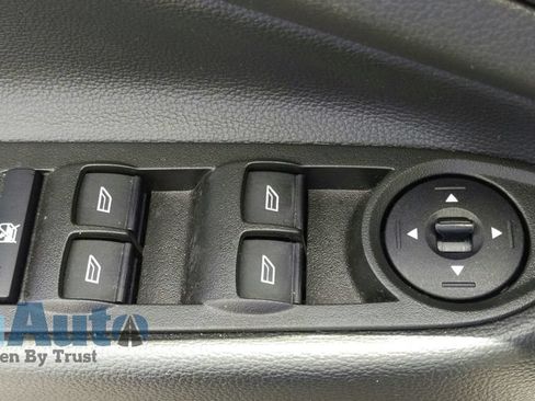Used 2017 Ford Escape SE FWD image 19