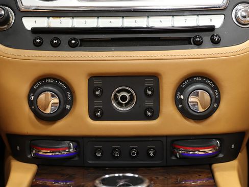 Used 2016 Rolls-Royce Ghost image 37