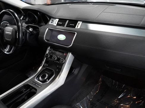Used 2017 Land Rover Range Rover Evoque SE AWD/4WD image 28