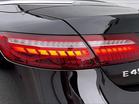 Used 2023 Mercedes-Benz E 450 Cabriolet image 26