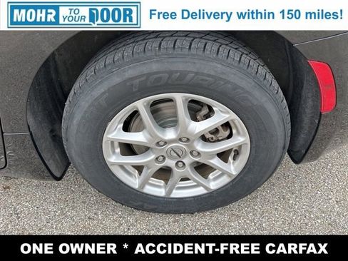 Used 2024 Chrysler Pacifica Touring-L image 34