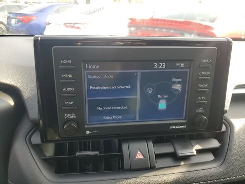 Used 2022 Toyota RAV4 XLE image 20