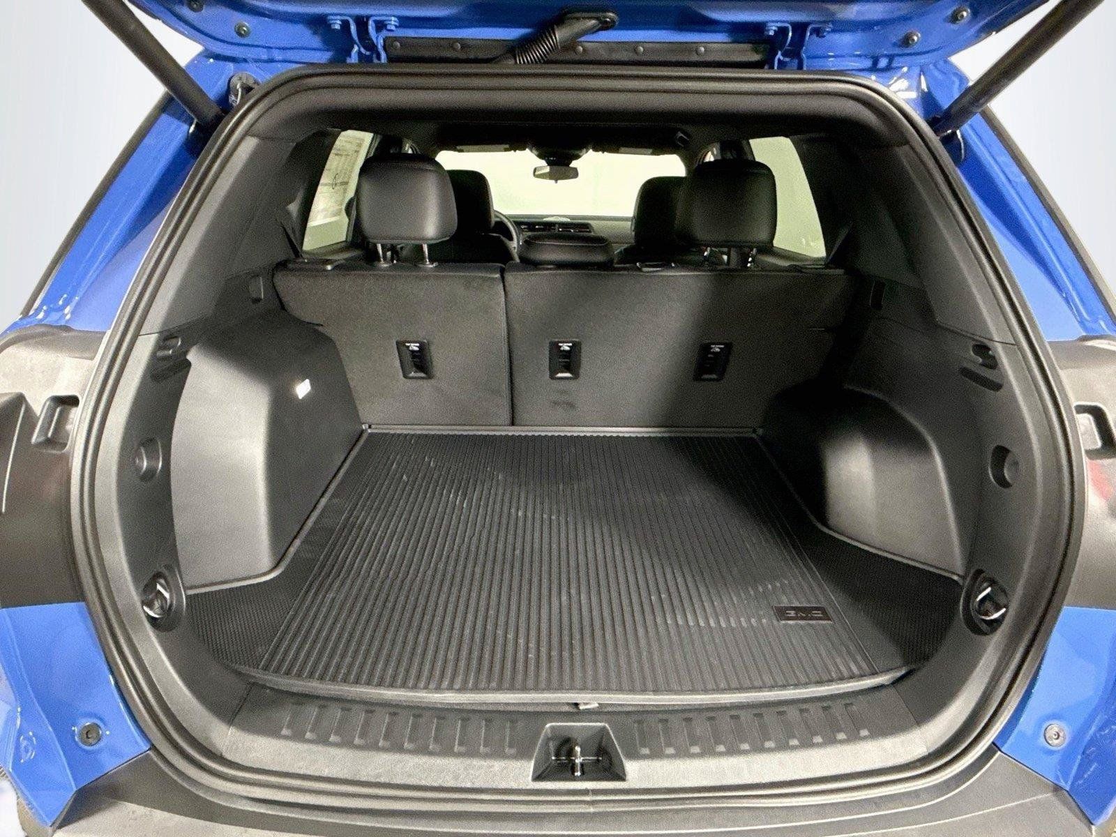 New 2027 GMC Terrain Elevation w/ Elevation Premium Package AWD/4WD image 18