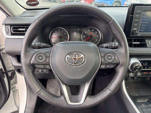 Used 2022 Toyota RAV4 XLE Premium AWD/4WD image 16