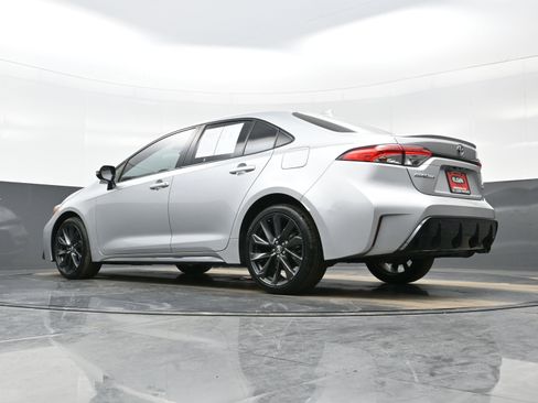Used 2023 Toyota Corolla SE image 29