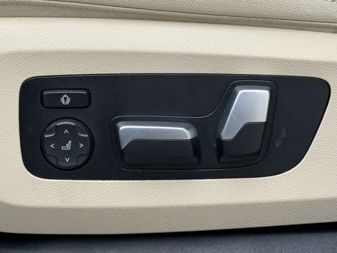 Used 2020 BMW X5 xDrive40i w/ Convenience Package image 32