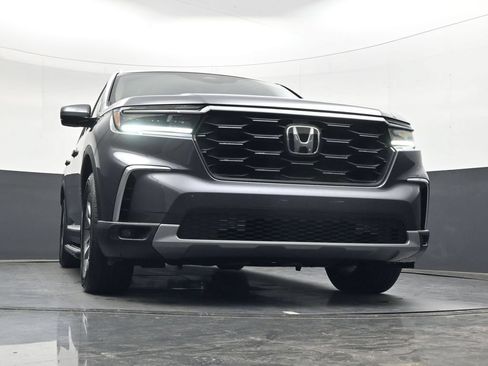 Certified 2025 Honda Pilot EX-L image 40