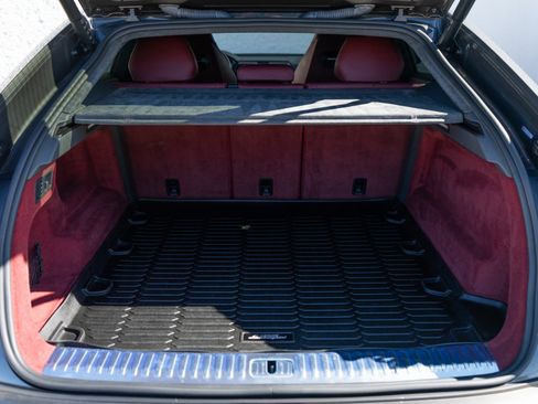 Used 2021 Lamborghini Urus image 32