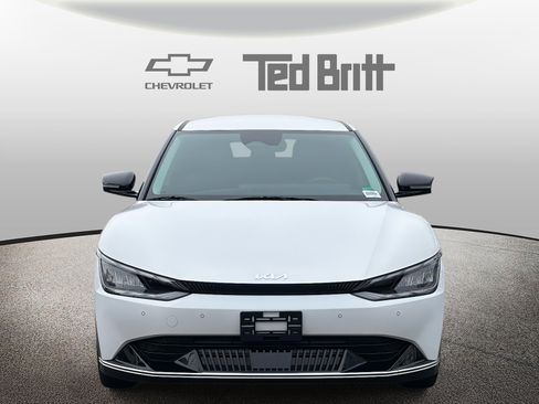 Used 2022 Kia EV6 Wind image 2