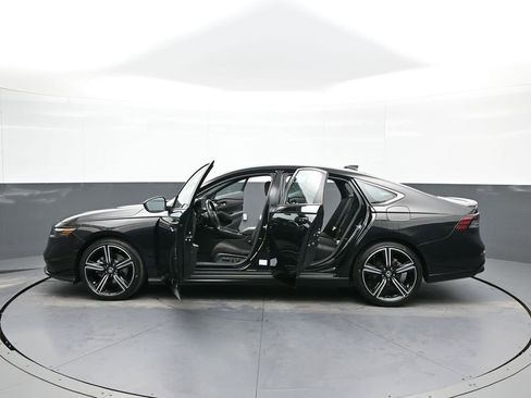 Used 2023 Honda Accord Sport image 41