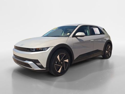 Certified 2025 Hyundai Ioniq 5 SE RWD image 7