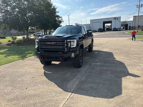 Used 2021 GMC Sierra 2500 AT4 w/ AT4 Premium Plus Package image 4
