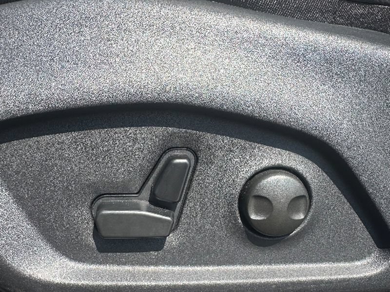 Used 2026 Jeep Compass Limited AWD/4WD image 12