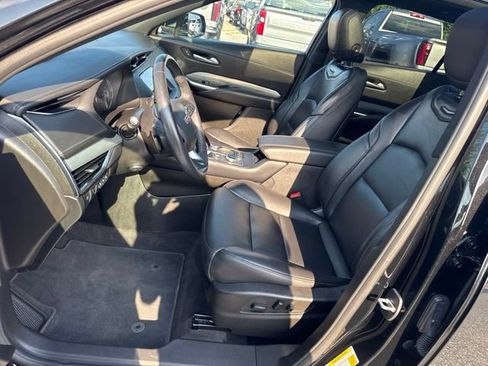 Used 2023 Cadillac XT4 Premium Luxury w/ Technology Package AWD/4WD image 12