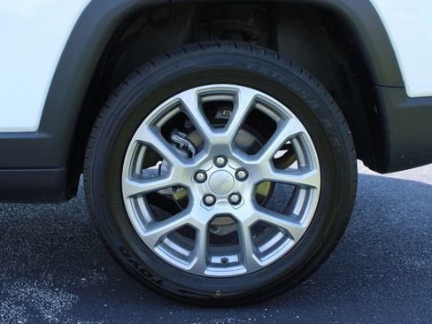 Used 2022 Jeep Compass Latitude AWD/4WD image 7