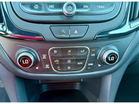 Used 2023 Chevrolet Equinox RS image 18