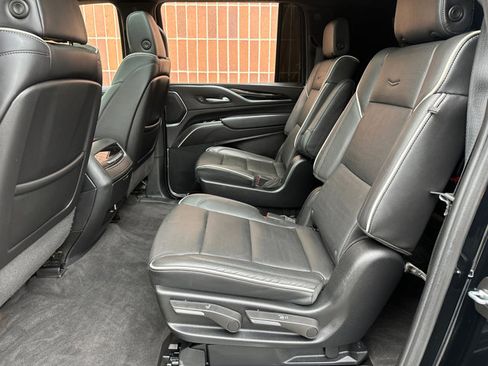 Used 2024 Cadillac Escalade ESV Sport w/ Touring Package image 32