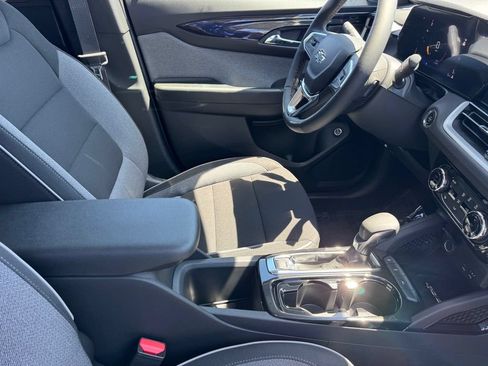 New 2026 Chevrolet TrailBlazer LT w/ Convenience Package FWD image 8