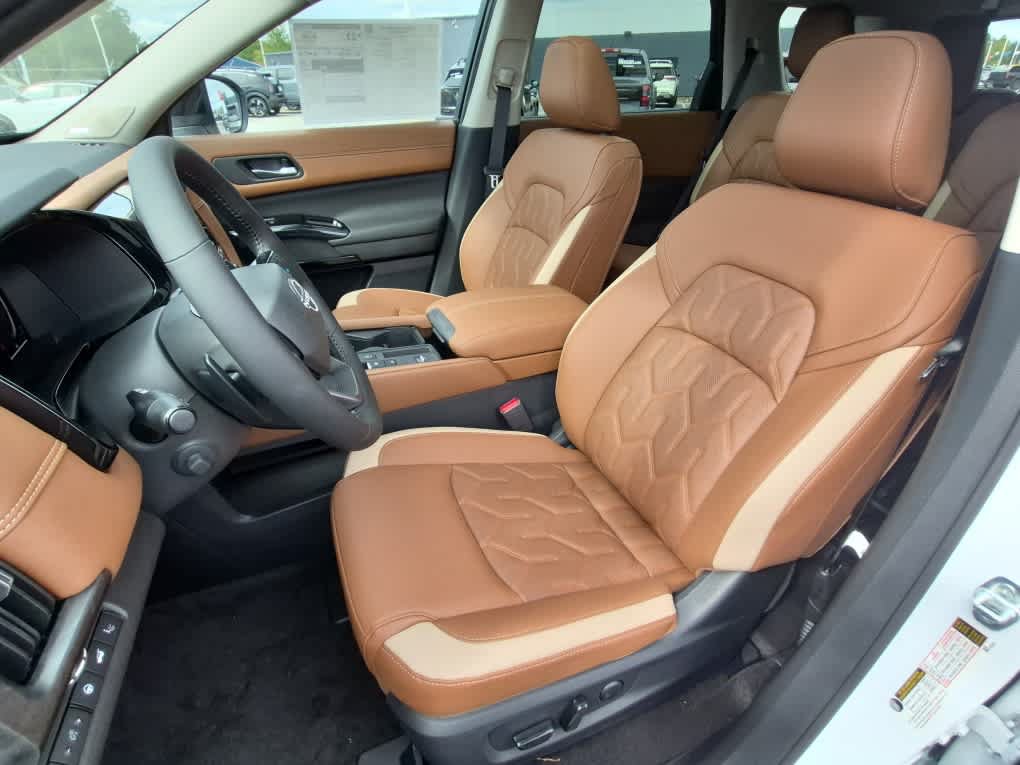 New 2026 Nissan Pathfinder Platinum FWD image 12