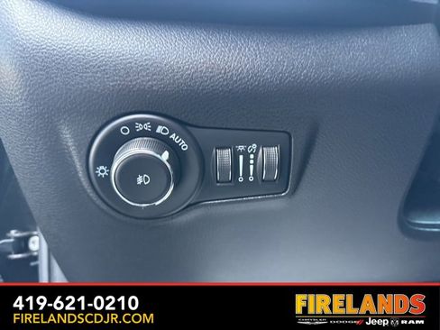 Used 2022 Jeep Compass Latitude image 25