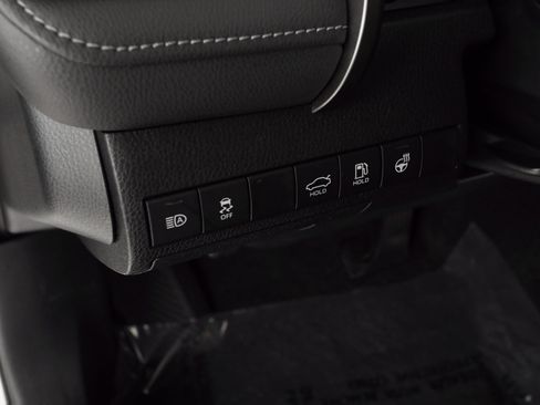 Used 2023 Toyota Camry SE image 31