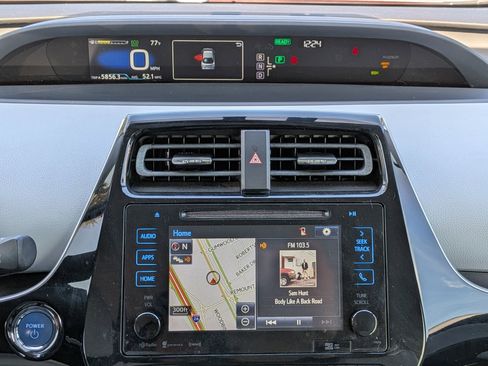 Used 2016 Toyota Prius Four image 20