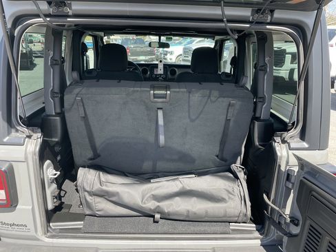 Used 2020 Jeep Wrangler Sport AWD/4WD image 38