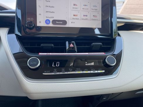 Used 2025 Toyota Corolla LE image 17