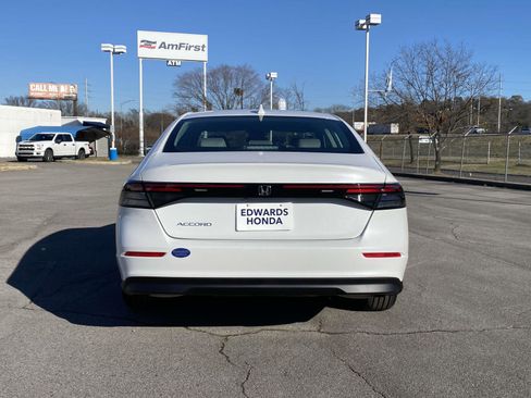 New 2025 Honda Accord LX image 4