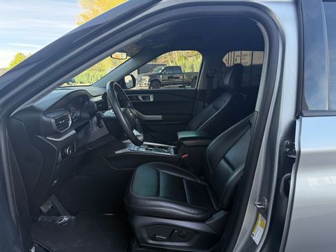 Used 2024 Ford Explorer XLT w/ Equipment Group 202A AWD/4WD image 35