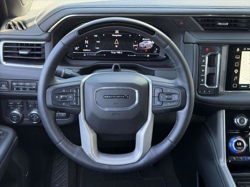 Used 2023 GMC Yukon Denali w/ Denali Reserve Package AWD/4WD image 18