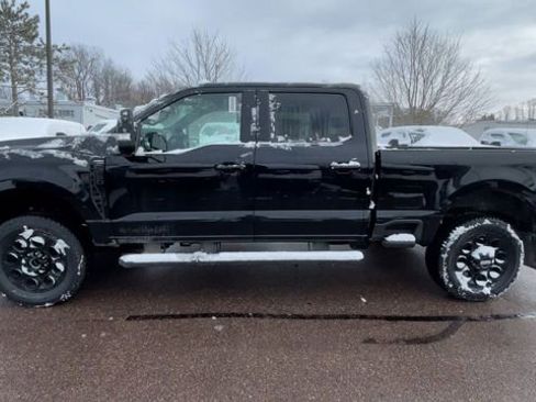 New 2026 Ford F250 Lariat w/ Black Appearance Package image 5