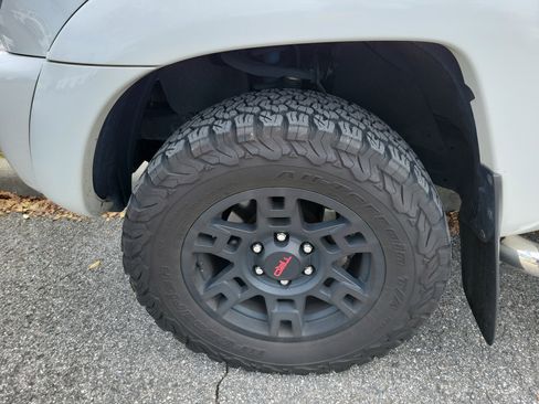 Used 2011 Toyota Tacoma PreRunner image 15