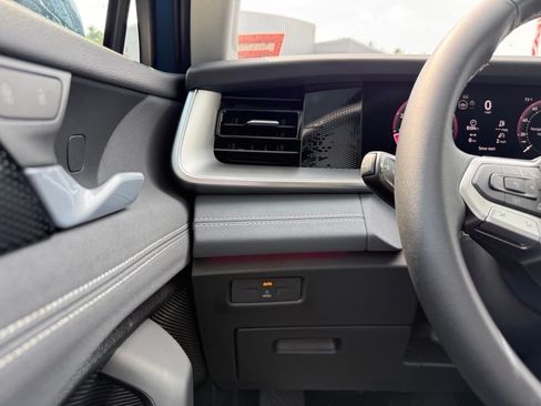 New 2026 Volkswagen Tiguan SE AWD/4WD image 43