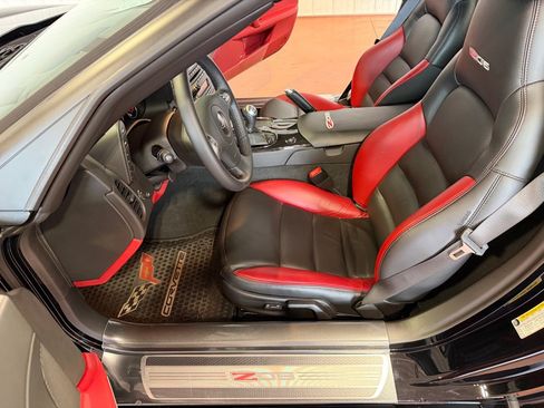 Used 2010 Chevrolet Corvette Z06 w/ Preferred Equipment Group RWD image 19
