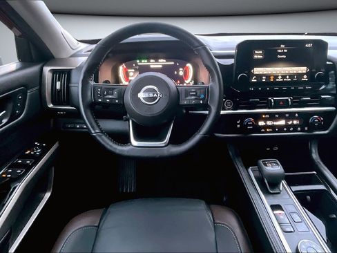 Used 2023 Nissan Pathfinder Platinum image 8