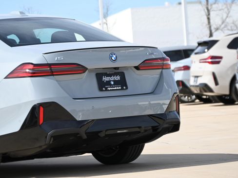 New 2026 BMW i5 eDrive40 w/ M Sport Package image 5