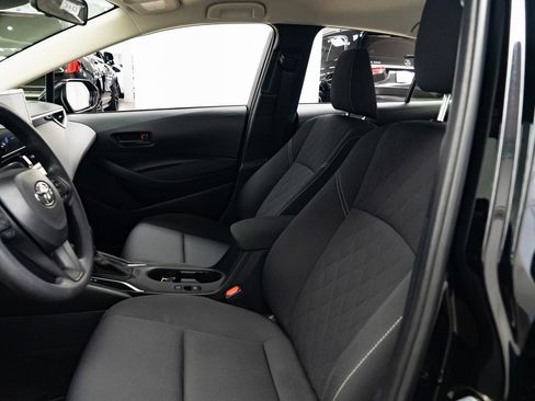 Used 2025 Toyota Corolla LE image 19