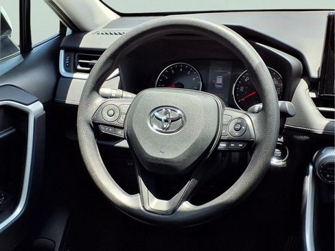 Used 2021 Toyota RAV4 XLE w/ Convenience Package FWD image 13