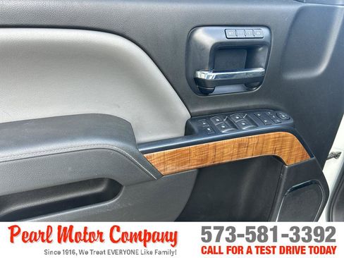 Used 2014 GMC Sierra 1500 SLT w/ SLT Preferred Package AWD/4WD image 9