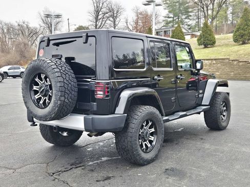 Used 2015 Jeep Wrangler Unlimited Sahara image 3