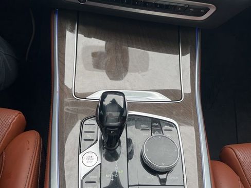 Used 2021 BMW X5 xDrive40i w/ Premium Package image 32