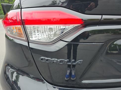 Used 2023 Toyota Corolla SE FWD image 33