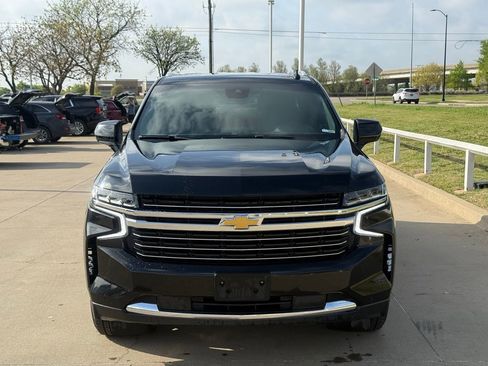 Used 2023 Chevrolet Suburban LT image 2