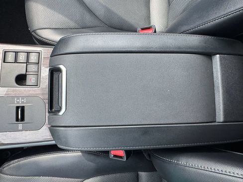 Used 2023 Toyota Highlander Limited AWD/4WD image 31