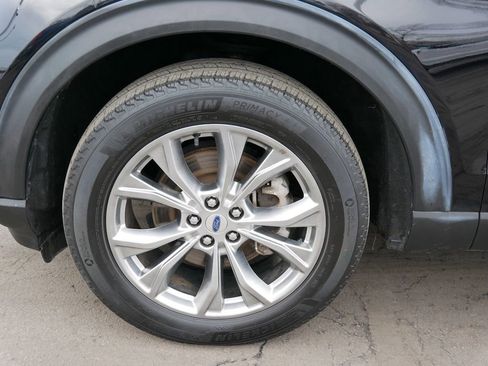 Certified 2022 Ford Explorer XLT w/ Equipment Group 202A image 6