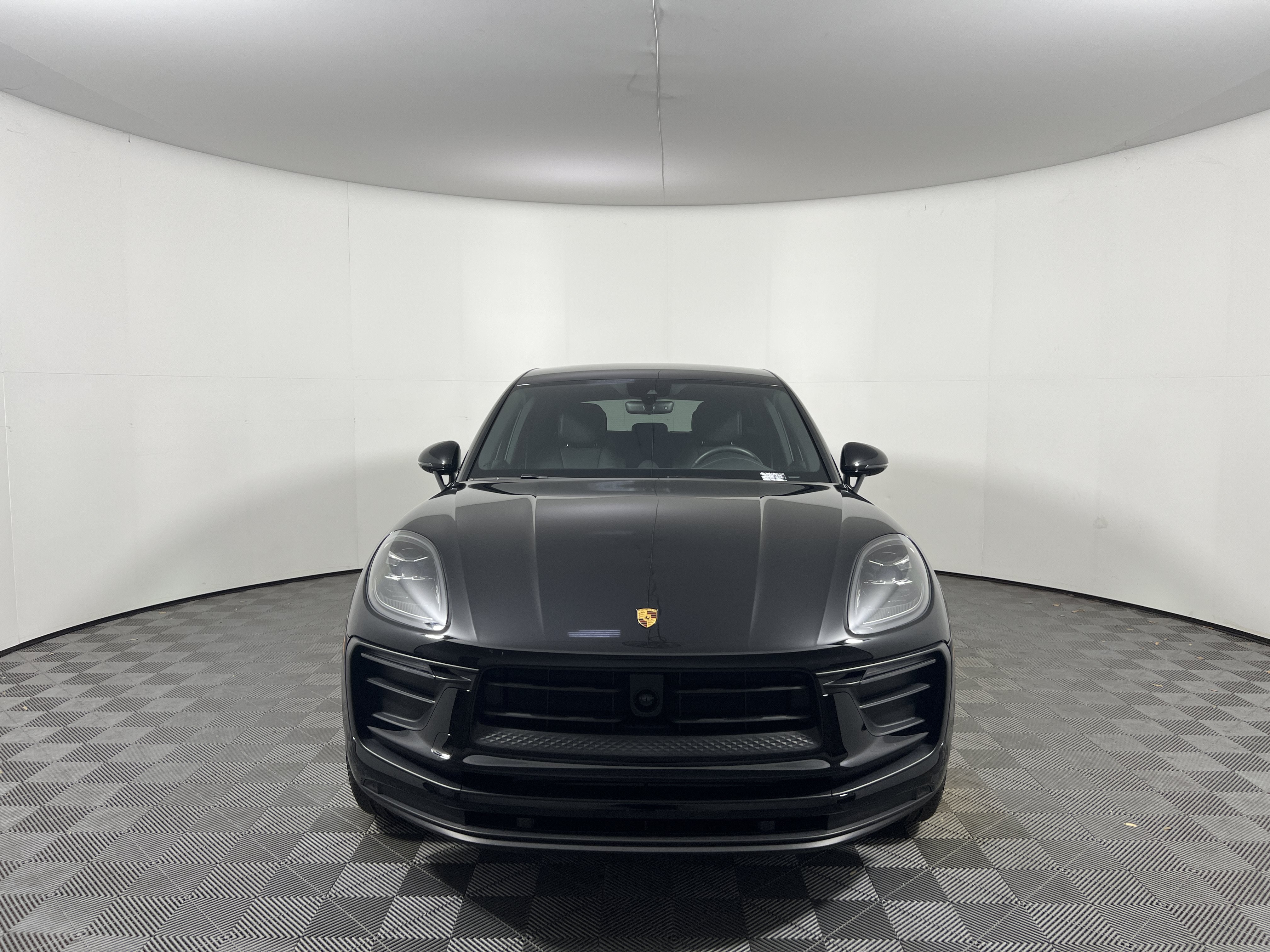 Certified 2026 Porsche Macan AWD/4WD image 10