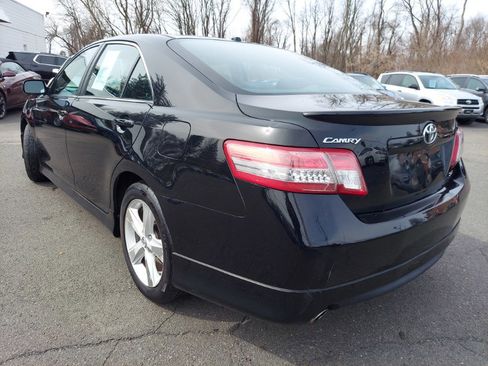 Used 2010 Toyota Camry SE image 6